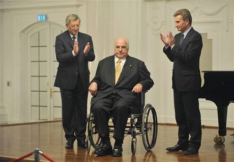 Helmut Kohl se po dlouhé nemoci objevil na veejnosti