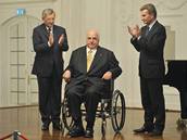 Helmut Kohl loni v kvtnu, kdy se po dlouh nemoci objevil na veejnosti.