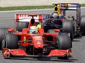 VC panlska 2009: V poped Felipe Massa z Ferrari, za nm Sebastian Vettel z Red Bullu