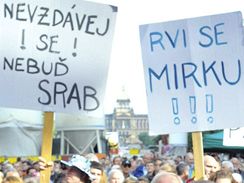 Koncert pro Mirka Topolnka na Vclavskm nmst v Praze (12. kvtna 2009)