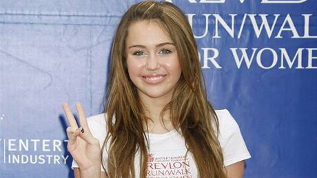 Miley Cyrusová si radost sokou Grammy neudlá.