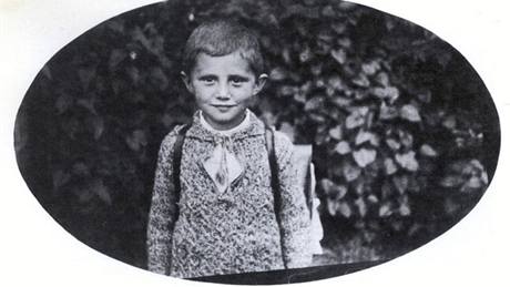 Josef Ratzinger v roce 1932 v Aschau am Inn. O pár let pozdji ml být lenem Hitlerjugend.