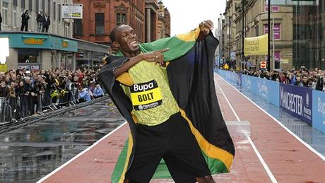 Usain Bolt slaví svtový rekord na 150 metr