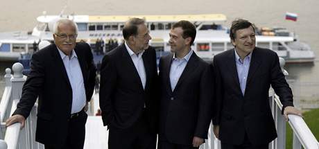 Vclav Klaus, Javier Solana, Dmitrij Medvedv a Jos Manuel Barroso na summitu EU-Rusko v Chabarovsku (21. kvtna 2009)