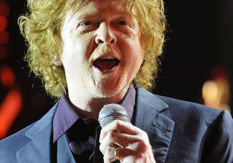 Simply Red se rozlouili s eskými fanouky. Frontman Mick Hucknall se chce vnovat sólové kariée.