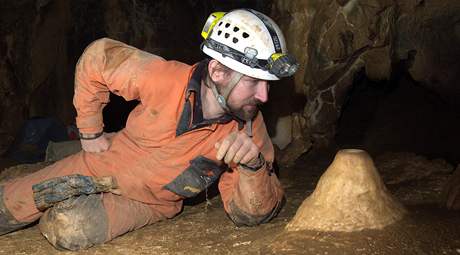 Svozilka: Vlastislav Ka u stalagmitu