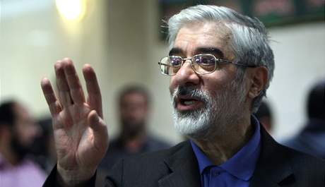 Íránský opoziní prezidentský kandidát a stoupenec reforem Hosejn Músáví 
