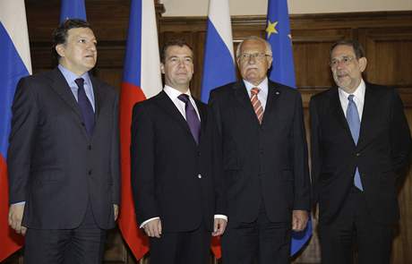 José Manuel Barroso, Dmitrij Medvedv, Václav Klaus a Javier Solana na summitu EU-Rusko v Chabarovsku (22. kvtna 2009)