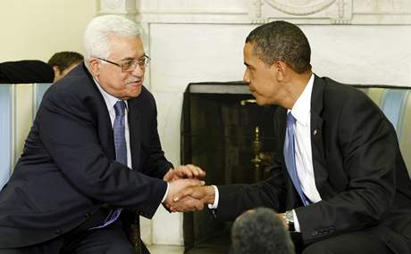 Americký prezident Barack Obama se v Bílém dom setkal se éfem palestinské samosprávy Mahmúdem Abbásem (29. kvtna 2009)