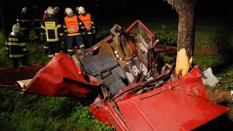 Tragicky skonila veerní automobilová honika s policií na Opavsku