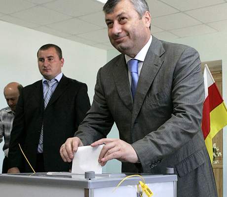 Parlamentní volby v Jiní Osetii, proruský prezident Eduard Kokojev (31. kvtna 2009)