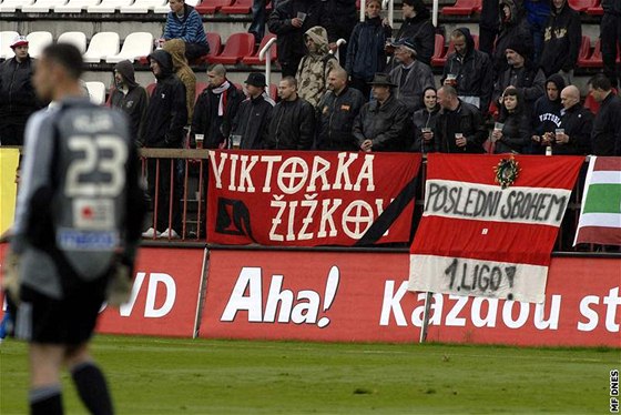 ikov - Plze: domácí fandové se louí s první ligou
