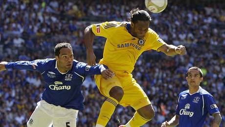 Minulou sezonu zakonil Everton porákou ve finále FA Cupu proti Chelsea, letoní roník zaal debaklem v lize proti Arsenalu.