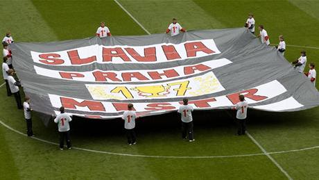 Bude se na podzim na stadionu Slavie rozvinovat i vlajka se symbolem Ligy mistr?