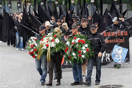 Neonacisté pochodují Jihlavou (6. ervna 2009)