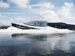 Norsk nrodn opera a balet. Budovu v Oslu navrhl norsk atelier Snohetta.