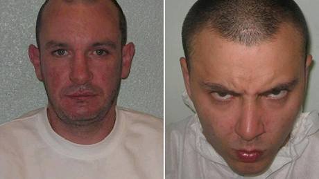 Britové Nigel Farmer (vlevo) a Dano Sonnex byli shledáni vinnými za vradu francouzských student 
