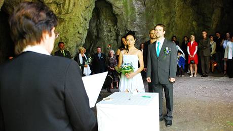 Svatba v jeskyni Kostelík v Moravském krasu