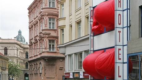 "Dýchající plíce" na hotelu Avion