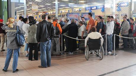 Nov otevená prodejna Euronix v Avion Shopping Parku se zavádjícími cenami vzbudila velký zájem.