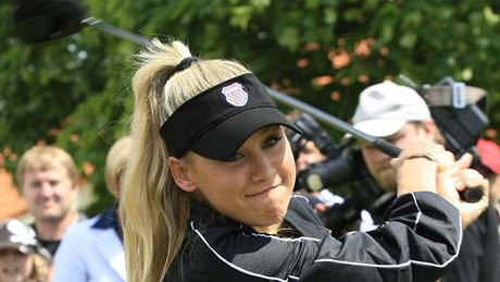 Anna Kurnikovová pi golfu ve Slavkov