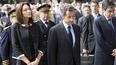 Francouzský prezident Nicolas Sarkozy s manelkou Carlou Bruniovou-Sarkozyovou