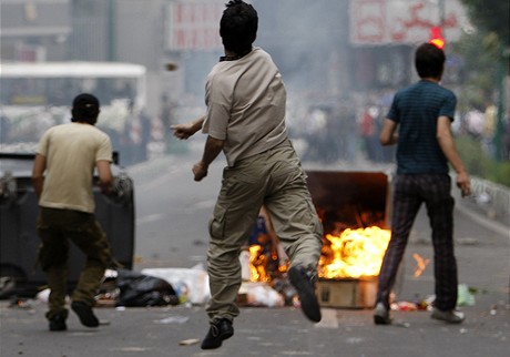 Protesty po oznmen vsledk rnskch prezidentskch voleb, ve kterch vyhrl souasn prezident Mahmd Ahmadned (13. ervna 2009)