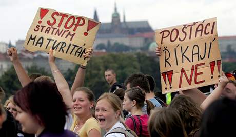 V Praze protestovali studenti proti sttnm maturitm (19.6.2009)
