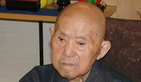 Nejstarí mu svta Japonec Tomodi Tanabe zemel ve vku 113. let.