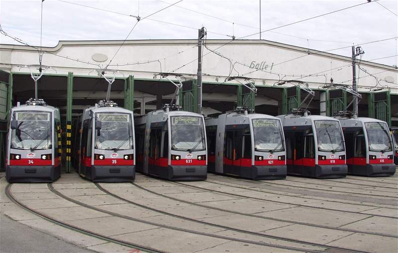 Nízkopodlaní tramvaj ULF