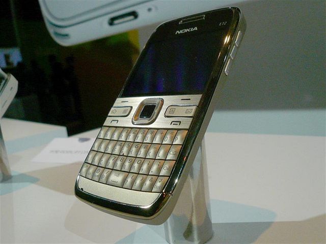 Nokia E72