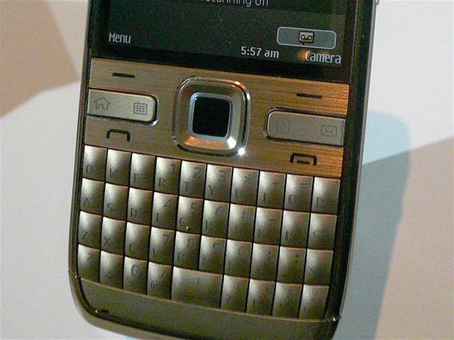 Nokia E72