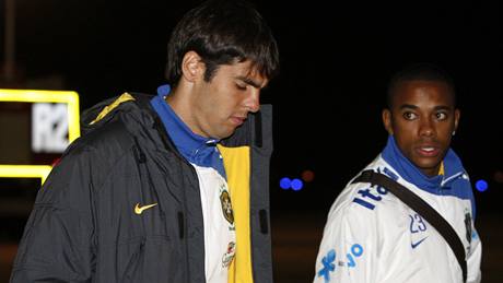 Kaká a Robinho (vlevo).