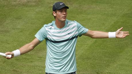 Tomá Berdych nestail na turnaji v Halle ve 2. kole na domácího Zvereva