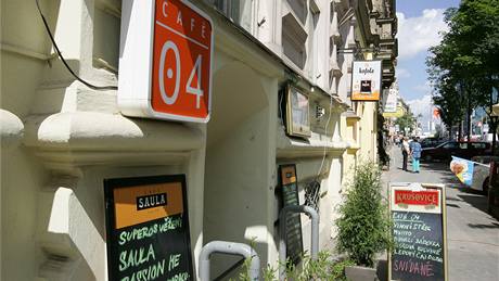 Kavárna Café 04 na brnnské ulici Veveí