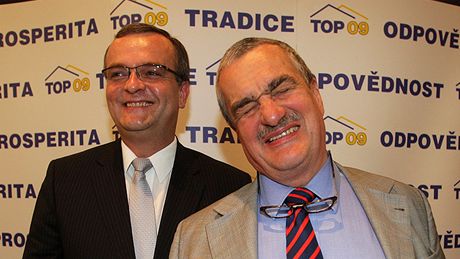 Miroslav Kalousek a Karel Schwarzenberg na tiskové konferenci strany TOP 09 v Praze (11. ervna 2009)