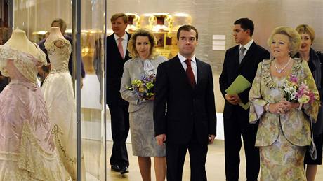 Za úasti královny Beatrix a ruského prezidenta Medvedva se v Amsterodamu otevela nizozemská poboka petrohradské Ermitáe.