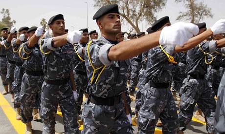 Basra. Irt vojci slavnostn pebraj pravomoce od odchzejc americk armdy