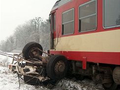 Nehoda na elezninm pejezdu. Fotografie ke kampani Stop nehodm! Evropa pro bezpenj pejezdy