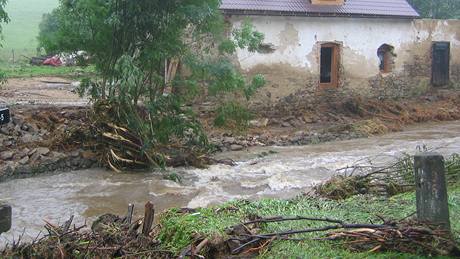 Vytopený domek v Bukové (27. 6. 2009)