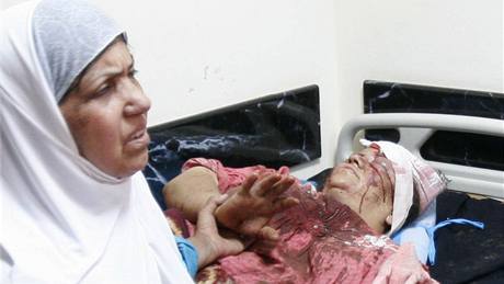 Bombový útok u meity poblí Kirkúku: Mezi mrtvými a rannými jsou i eny a dti (20. ervna 2009)