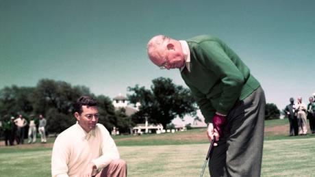 Americký prezident Dwight Eisenhower na golfu.