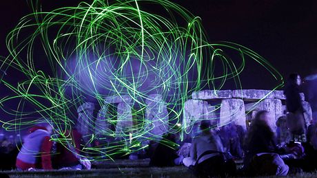 Oslava letního slunovratu u Stonehenge (21. ervna 2009)