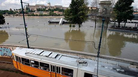 Dunaj se vylil z beh i v maarské metropoli Budapeti (29.ervna 2009)