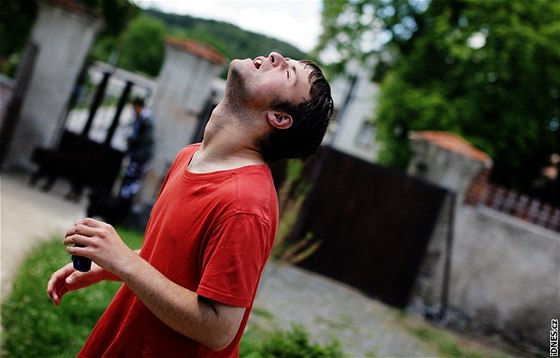 Osoby peující o postiené leny rodiny by mohly mít vyí dchod. Ilustraní foto