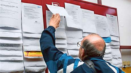 Loni v ervenci bylo v celé evropské osmadvacítce bez práce 10,2 procenta obyvatel. 