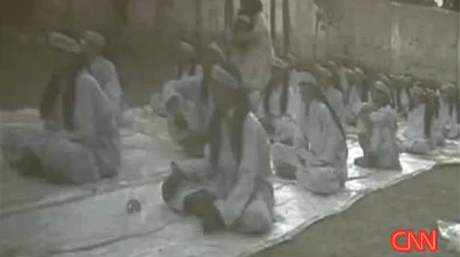 Dttí sebevraední atentátníci ve výcvikovém táboe Talibanu