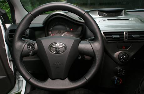 Toyota iQ