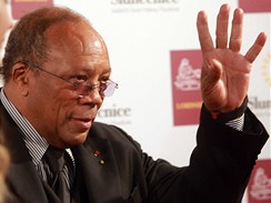 Quincy Jones pijel podpoit galaveer topmodelky Heleny Houdov.