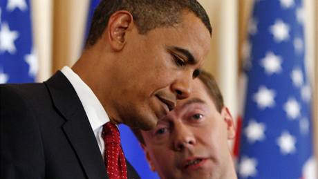 Barack Obama vera ustoupil od radaru v esku, Dmitrij Medvedv ho za to chválí. Ilustraní foto